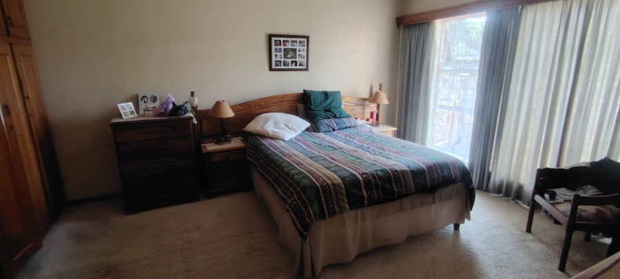 4 Bedroom Property for Sale in Flamwood North West